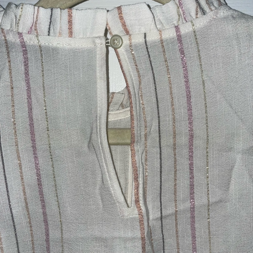 Loft Linen Top - Picture 2 of 5